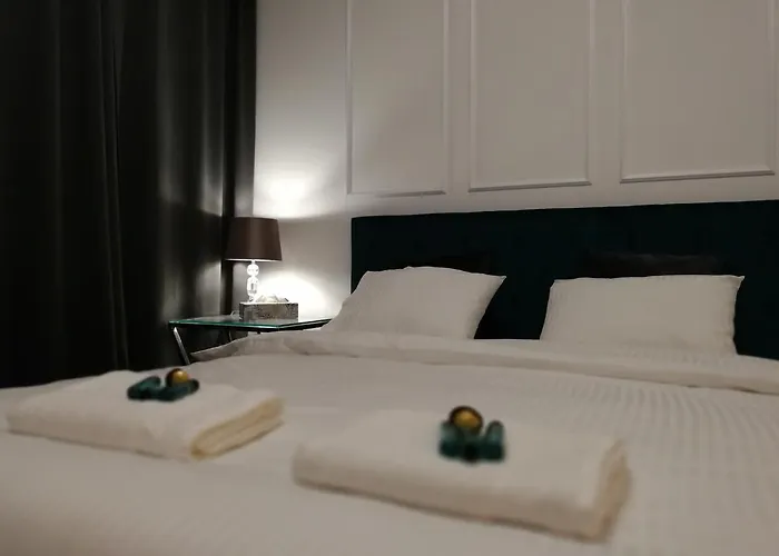 To Be - Glamour * 바르샤바